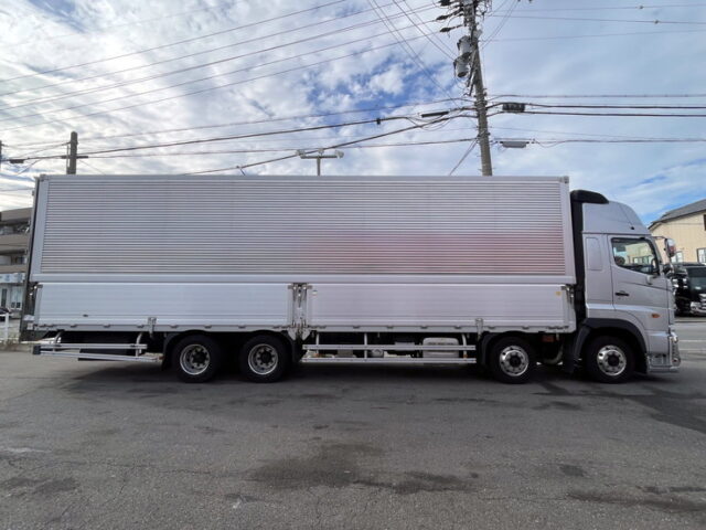 日野：17プロフィア：ハイルーフ：メッキ多数：アルミホイール：リア門口ステンレス