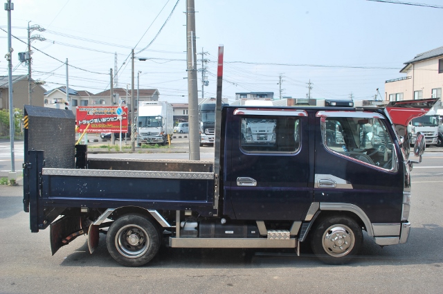 【413】三菱キャンターガッツ　Ｗキャブ　平ボデー　垂直ゲート