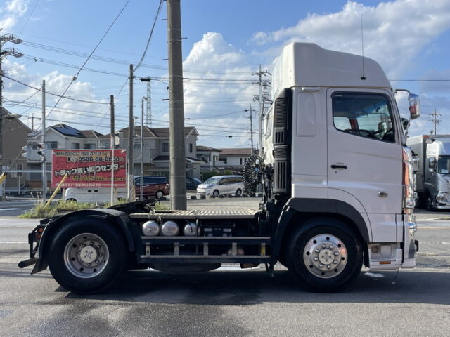 日野：プロフィア：ハイルーフ：トレーラーヘッド：メッキ多数：アルミホイール