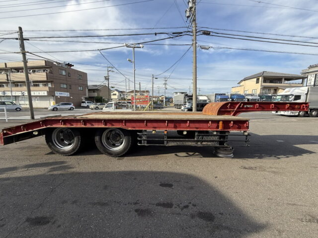 東急：重機運搬用トレーラー：幅2800㎜　荷台長4700㎜：歩みハンガー：8輪