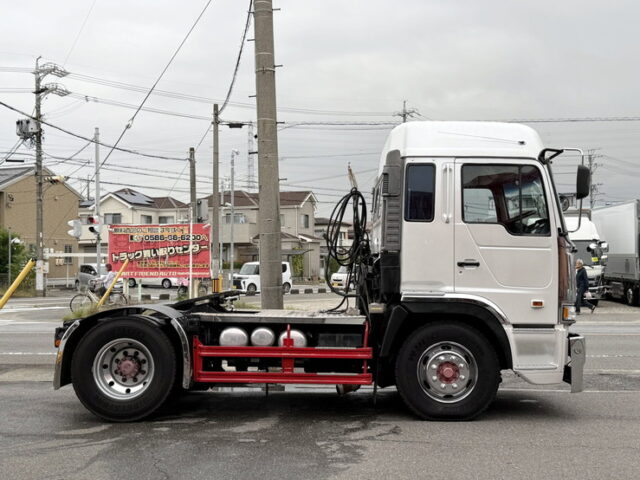 日野：テラヴィ：ハイルーフ：トレーラーヘッド：エアサス：V8ツインターボ