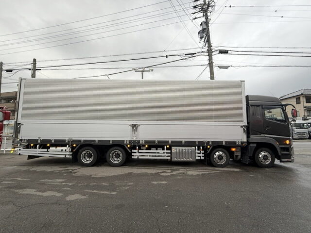 17スーパーグレート：ハイルーフ：メッキ多数：アルミホイール：リア門口ステンレス