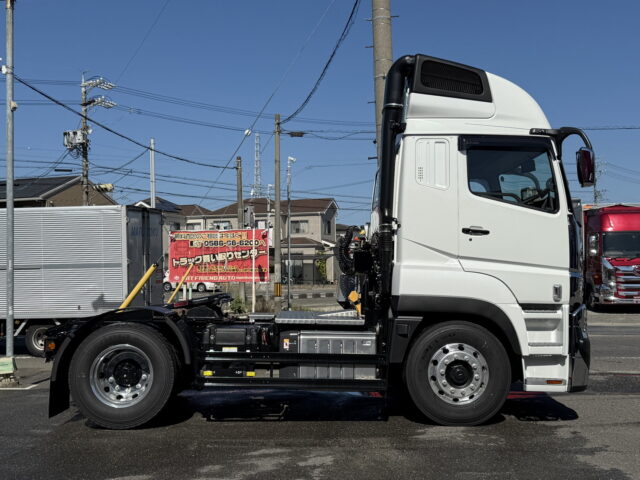 現行スーパーグレート：スーパーハイルーフ：トレーラーヘッド：未使用：プレミアムライン