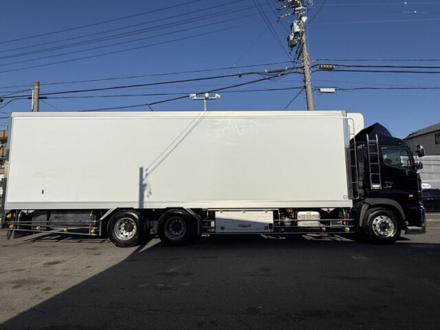 日野：17プロフィア：冷凍バン：メッキ多数：サブエンジン：ジョロ4キーストン