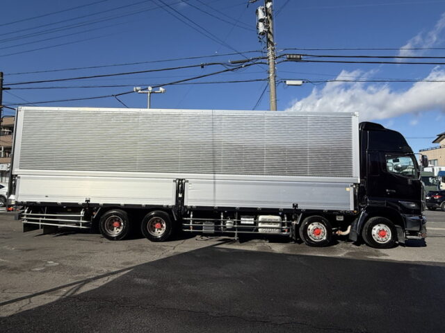 日野:17プロフィア:ハイルーフ:メッキ多数:アルミホイール:木床:E13Cエンジン