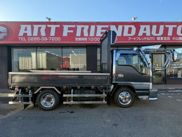 【現状】いすゞ：エルフ：平ボデー：架装多数：マニ割り：5トン未満：2駆/4駆切換付き