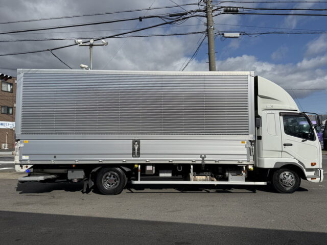 ファイター:ウィング:6200ワイド:後輪エアサス:格納ゲート:240馬力