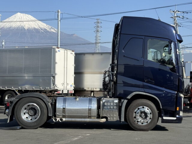 【委託販売】VOLVO:トレーラーヘッド:シングル:アルミホイール:架装多数