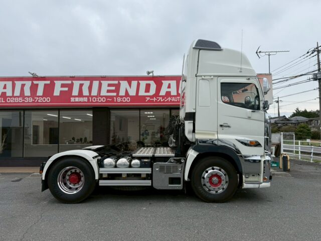 日野:17プロフィア:ハイルーフ:トレーラーヘッド:第5輪荷重11.500㎏:車検7月迄