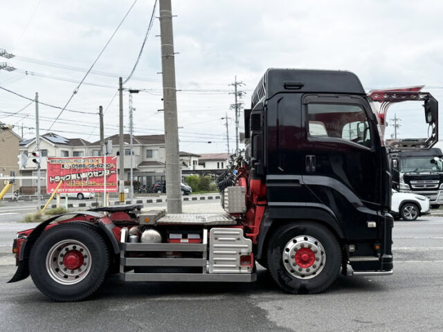 いすゞ:ギガ:ハイルーフ:トレーラーヘッド:フロントバイザー:第5輪荷重11.100㎏