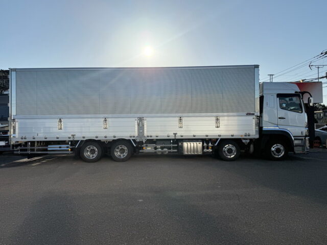 17スーパーグレート：ハイルーフ：ウィング：ステンレス多数：リア門口ステンレス