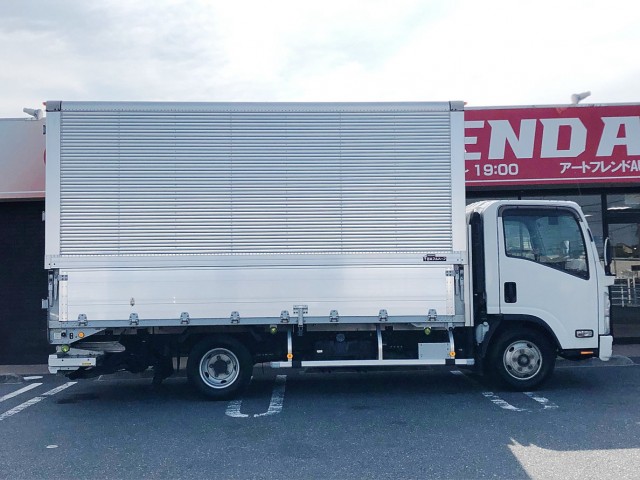 【326】いすゞ　エルフ　アルミウイング　格納ゲート付