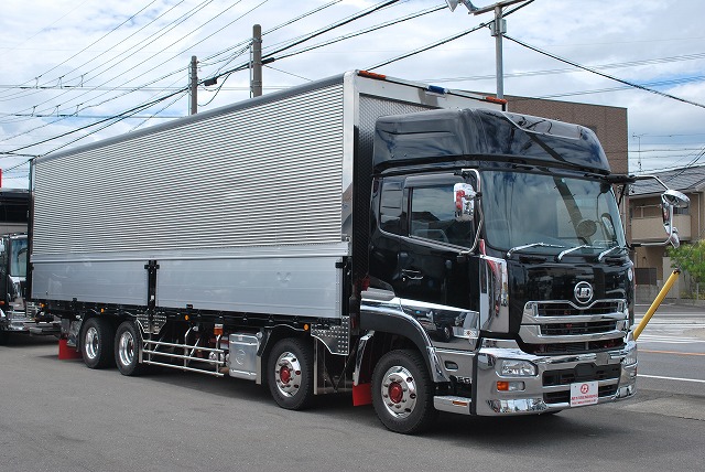 【248】ＵＤトラックスクオン　低床　アルミウイング　ハイルーフ　格納ゲート