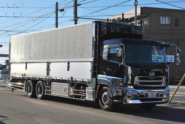 【277】UDトラックスクオン 中低床 冷凍ウイング リヤエアサス