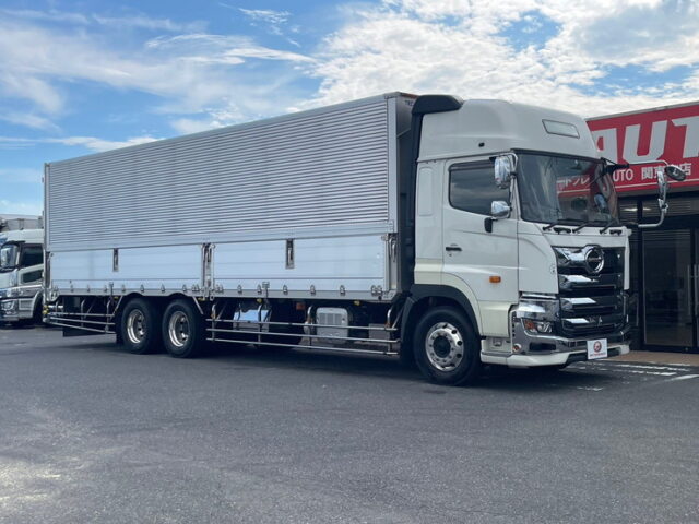 日野　プロフィア　ハイルーフ　ウィング　アルミホイール　ステンレスサイドバンパー　リア門口ステンレス　　