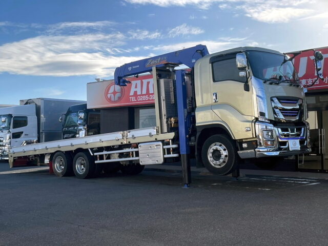 ギガ　平セルフ　4段クレーン　３軸　２デフ　ラジコン付　重機運搬仕様　歩み板付　ハイジャッキ