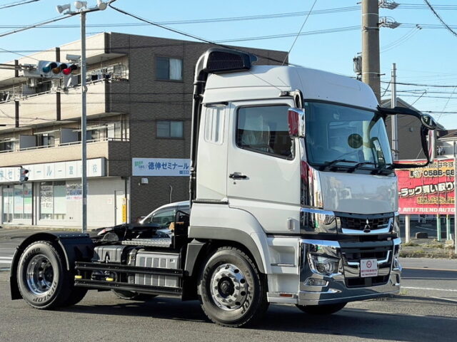 17スーパーグレート　トレーラーヘッド　ハイルーフ　未使用　E尺　460馬力　第5輪荷重11.500㎏　プレミアムライン