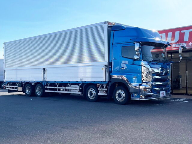 日野　17プロフィア　ハイルーフ　アルミウィング　アルミホイール　AT　メッキパーツ多数