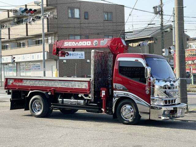 日野　デュトロ　4段クレーン　ラジコン　フックイン　前出しバンパー昇降機付き　ヒッチメンバー