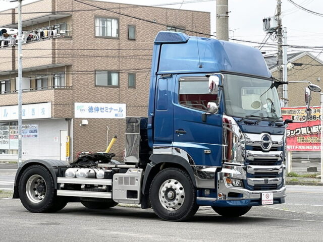 日野　17プロフィア　トレーラーヘッド　ハイルーフ　メッキ多数　アルミホイール　第5輪11.500㎏