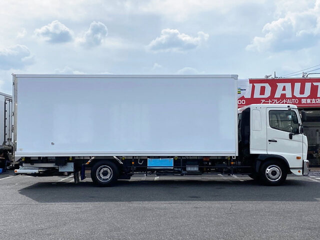 【825】R3　17レンジャー　6200ワイド　冷凍バン　エアサス　ゲート付　低温設定