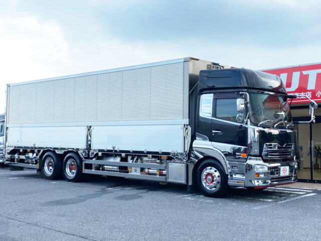 【910】H24　クオン　ハイルーフ　ウィング　室内生地張り　ステンレス多数