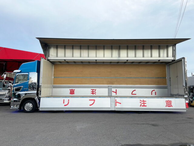 【1450】R1　17プロフィア　ハイルーフ　ウィング　メッキ多数　ステンレス多数【委託販売】