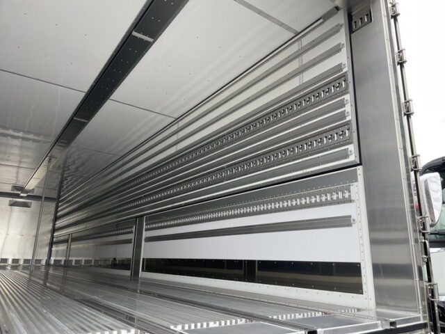 トレクス：トレーラー：冷凍ウィング：未使用：3軸：リフトアクスル：前壁：冷凍機