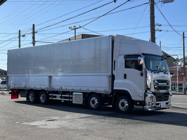 いすゞ　ギガ　ハイルーフ　ウィング　未使用車　アルミホイール　メッキ多数