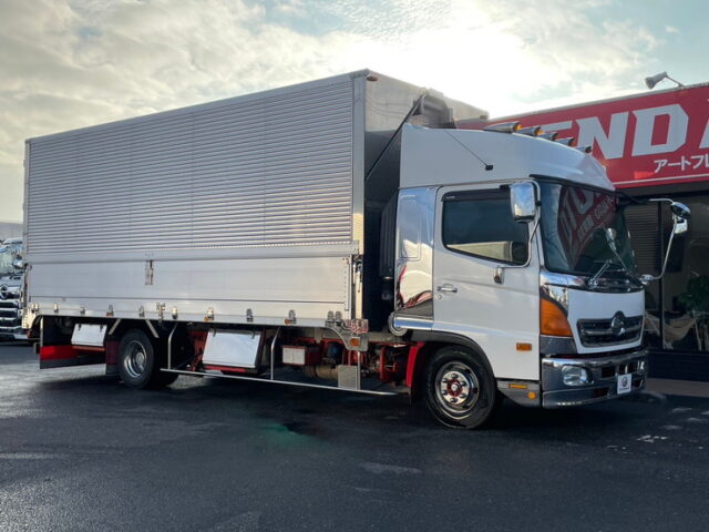 日野　レンジャープロ　ハイルーフ　240馬力　アルミウィング　　寝台メッキ　ステンレス多数　