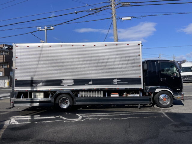 三菱ふそう　ファイター　冷凍バン　コルゲート　ジョロダー4列キーストン　エアサス
