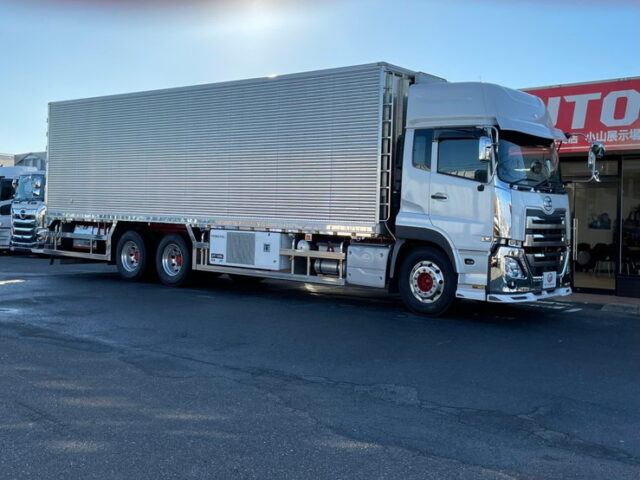 UD クオン：ハイルーフ：冷凍バン：トレクス造りボデー：横扉：ステンレス多数：AT