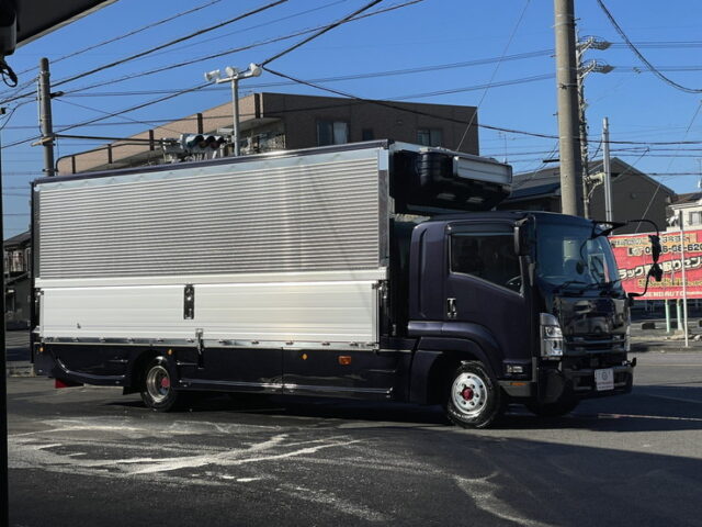 いすゞ：フォワード：増トン：冷凍ウィング：6600ボデー：エアサス：サーモキング製冷凍機