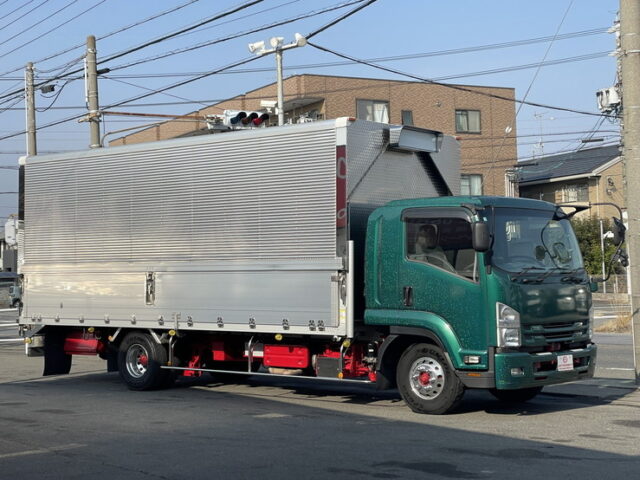 いすゞ：フォワード：ウィング：6200ワイド：エアサス：架装多数：木床：240馬力