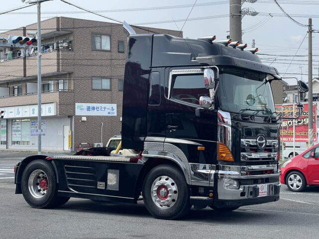 日野　プロフィア　ハイルーフ　トレーラーヘッド　煙突マフラー(ダミー)　ブタ鼻