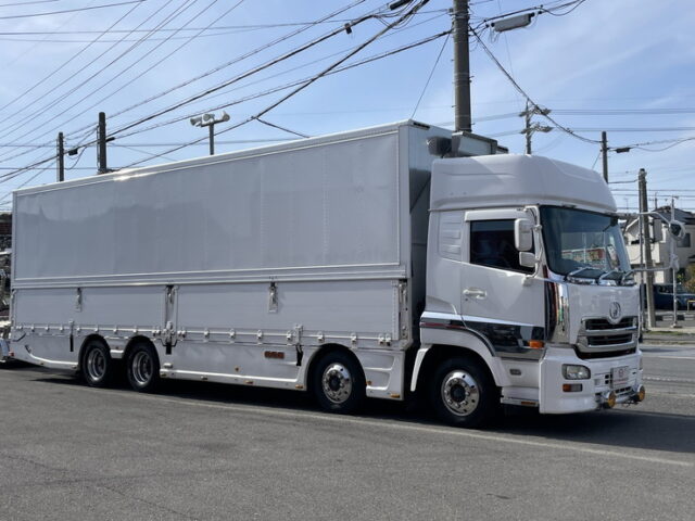 クオン：ハイルーフ：ウィング：跳上ゲート：総輪エアサス：エアロ付き：メッキ多数　