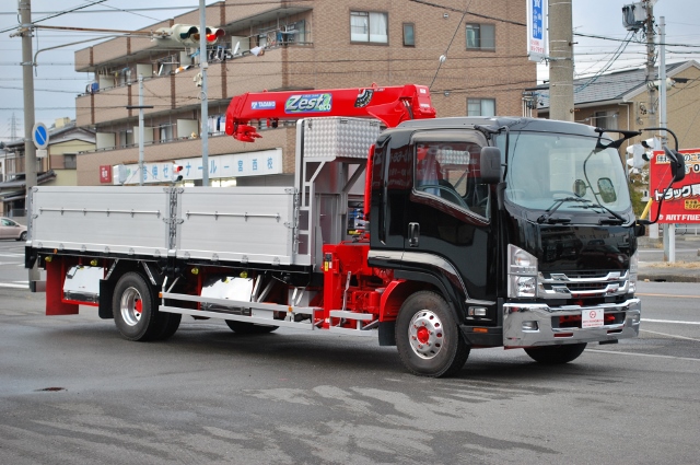 【323】いすゞフォワード　セミワイド　クレーン付平ボデー　カスタム多数