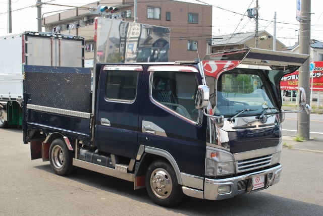 【413】三菱キャンターガッツ　Ｗキャブ　平ボデー　垂直ゲート