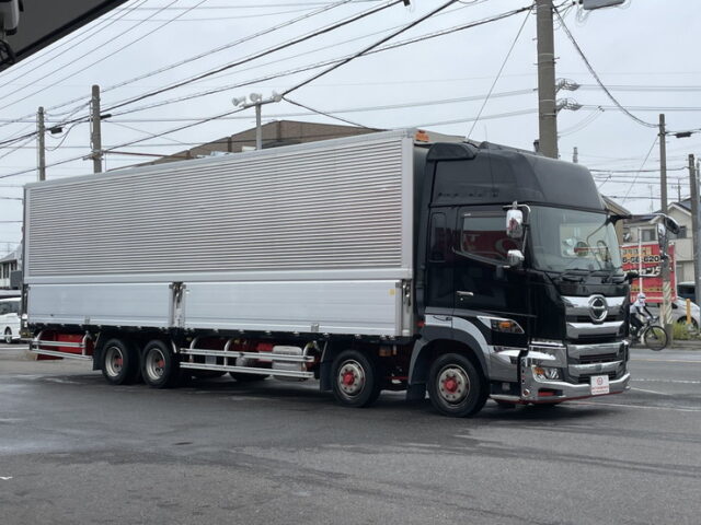 日野：17プロフィア：ハイルーフ：ウィング：メッキ多数：リア門口ステンレス：E13C