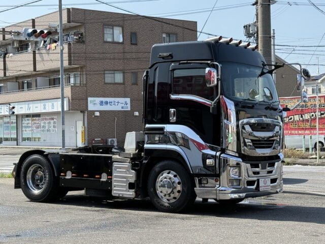 いすゞ：ギガ：ハイルーフ：トレーラーヘッド：アルミホイール：スムーサー