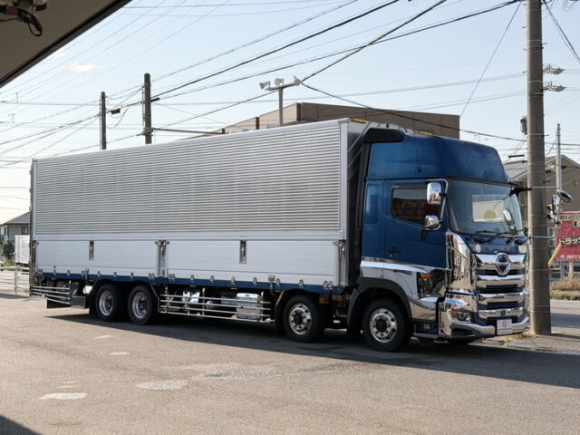 日野：17プロフィア：ハイルーフ：ウィング：メッキ多数：ステンレス多数：リア門口ステンレス