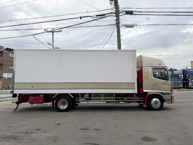 日野：レンジャープロ：ハイルーフ：冷凍バン：左観音扉：キーストン床：エアサス