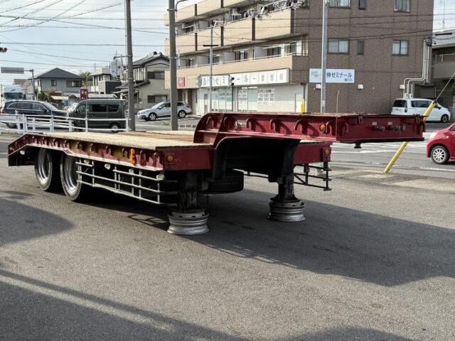 東急：重機運搬用トレーラー：幅2800㎜　荷台長4700㎜：歩みハンガー：8輪