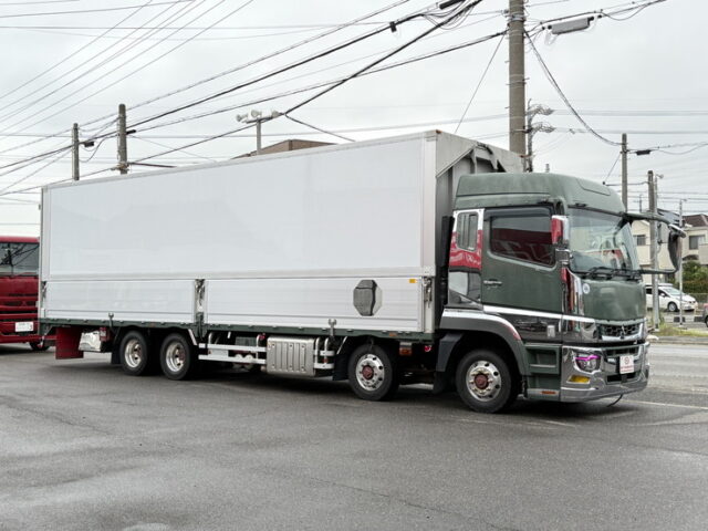 17スーパーグレート：ハイルーフ：ウィング：プレミアムラインエグゼクティブ：寝台メッキ