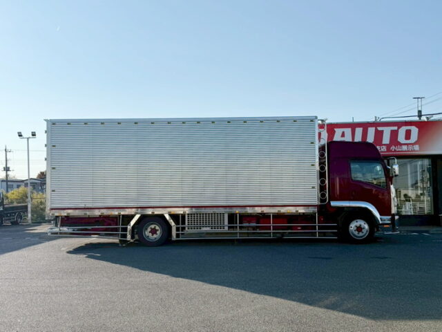 いすゞ：フォワード：ハイルーフ：冷凍バン：7100標準幅：架装多数：格納ゲート：エアサス