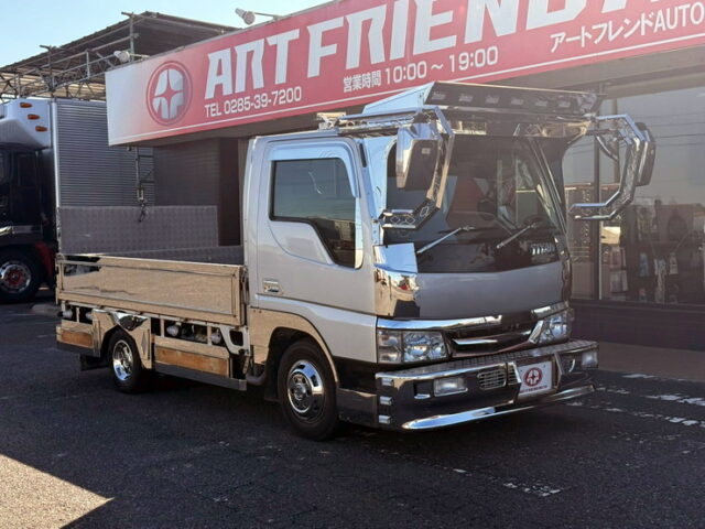 タイタンダッシュ：平ボデー：架装多数：標準幅：アオリステンレス張り：マニ割り