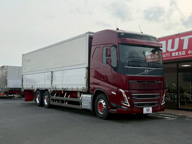 VOLVO：FH：グローブトロッター：ウィング：造りボディ：架装多数：高年式低走行