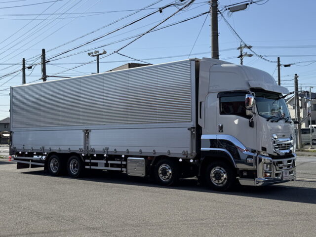 いすゞ：ギガ：ハイルーフ：ウィング：アルミホイール：リア門口ステンレス：低走行