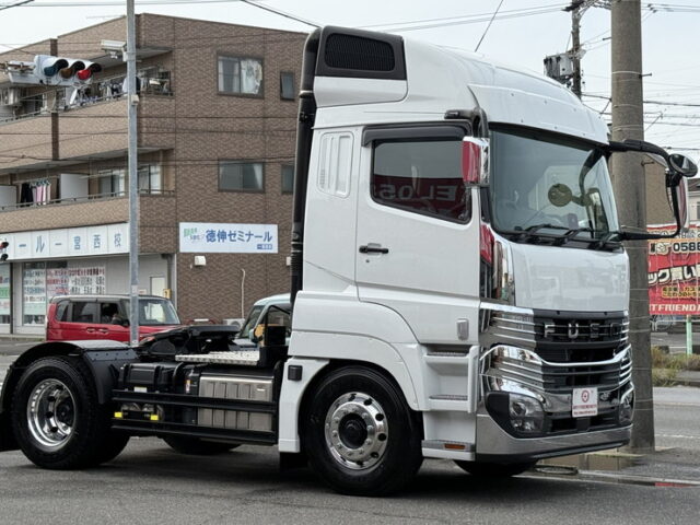 LBエアロ★：スーパーハイルーフ：トレーラーヘッド：未使用：プレミアムライン