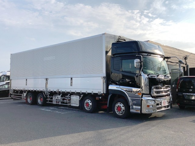 【243】ＵＤトラックスクオン　低床　アルミウイング　総輪エアサス　